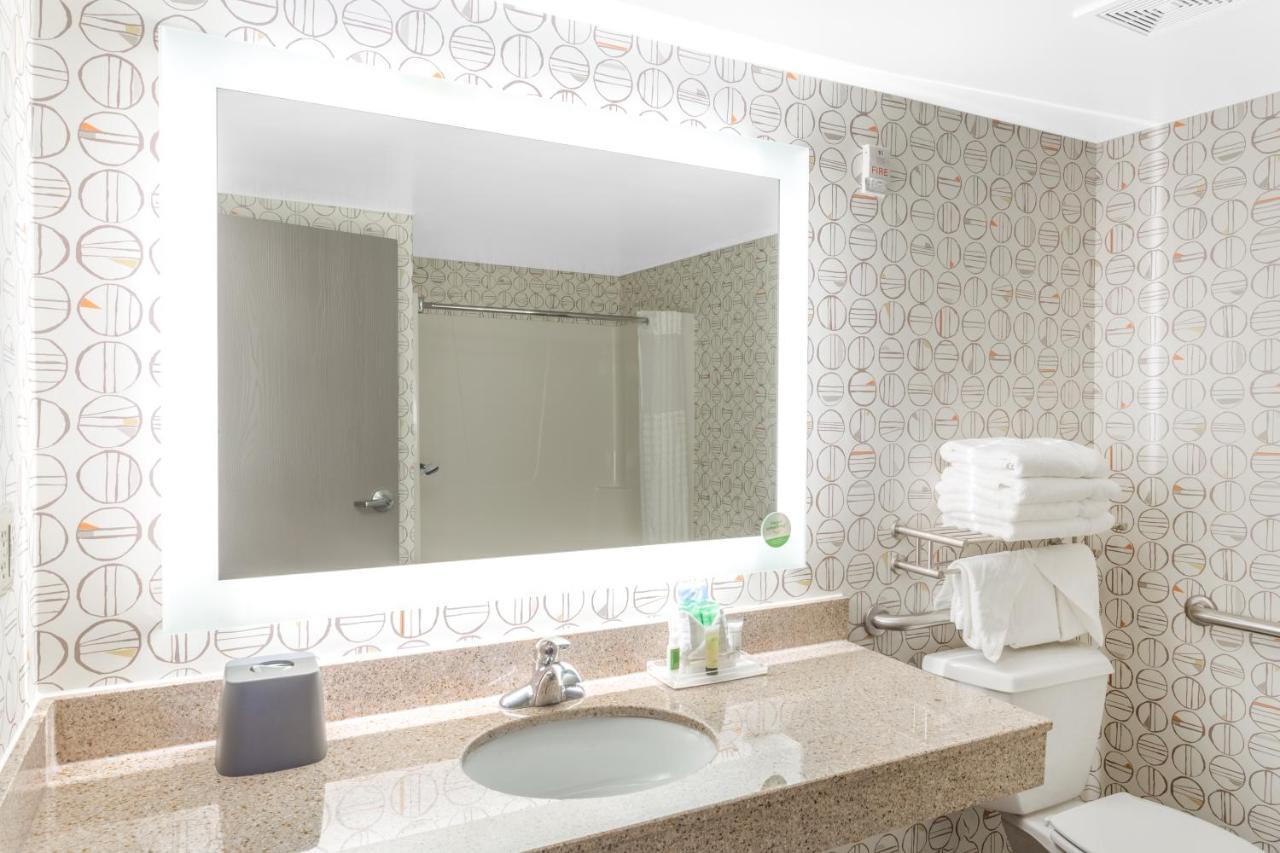 Hotel By Ihg Rockford