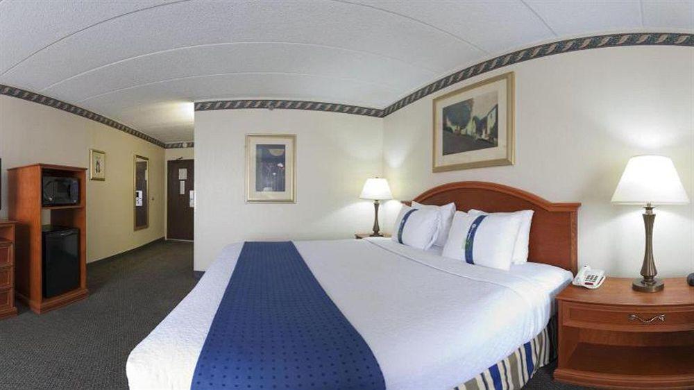 By Ihg Hotel